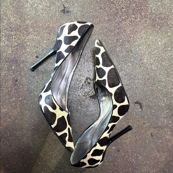 GUESS Women's Leopard Print Heels - Picture 5 of 5
